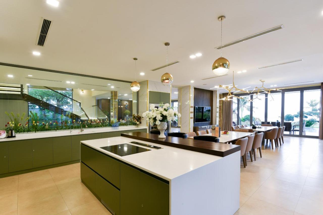 Deluxe Ocean Villa Along The Beach Da Nang Exterior foto