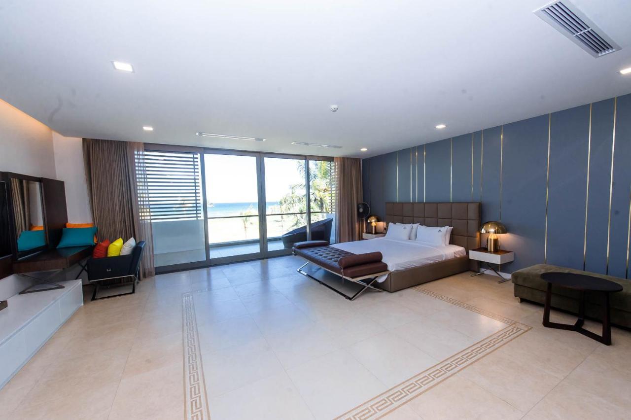 Deluxe Ocean Villa Along The Beach Da Nang Exterior foto