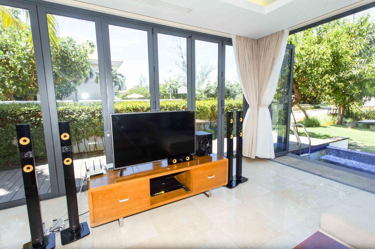 Deluxe Ocean Villa Along The Beach Da Nang Exterior foto