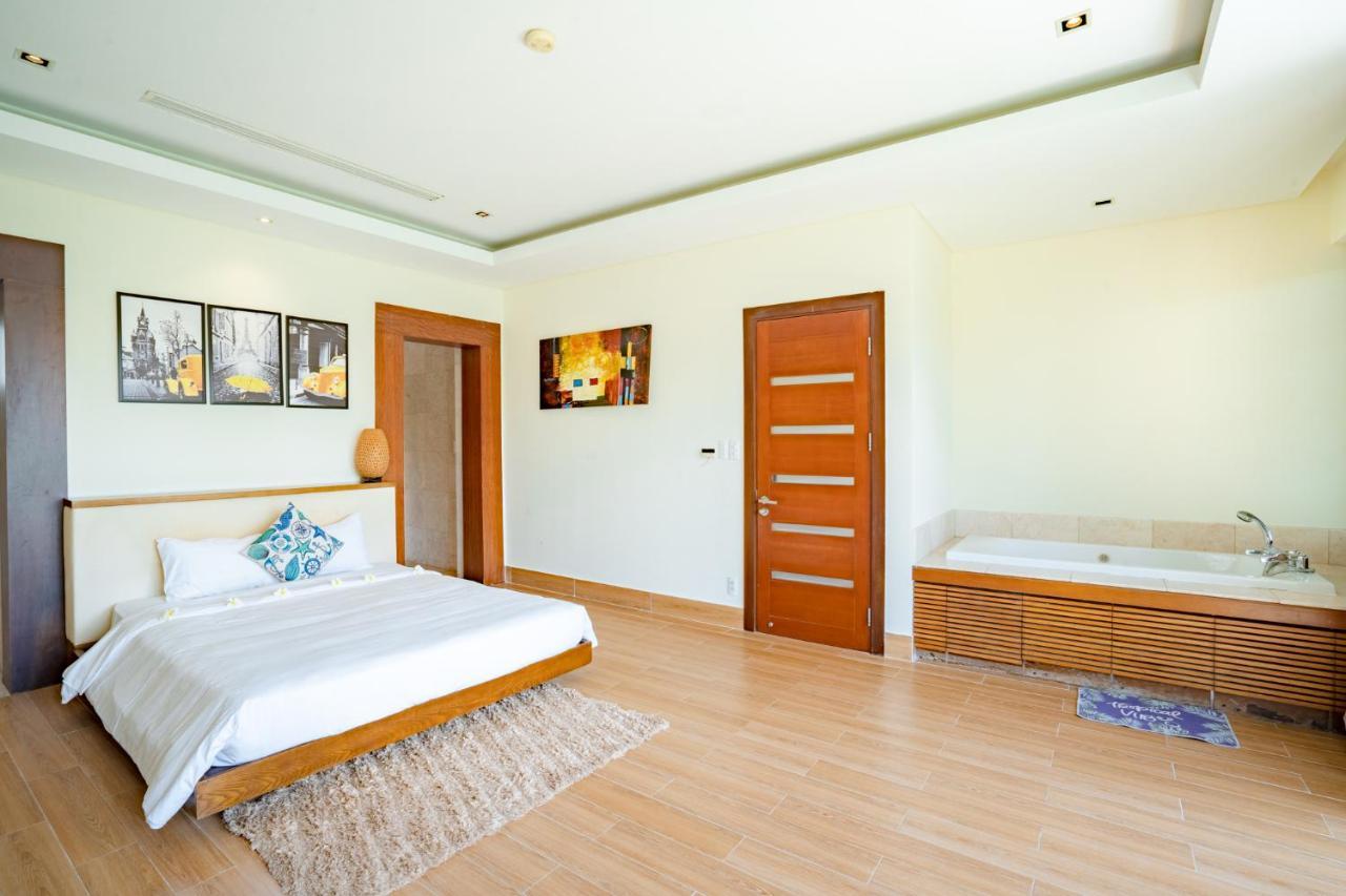 Deluxe Ocean Villa Along The Beach Da Nang Exterior foto