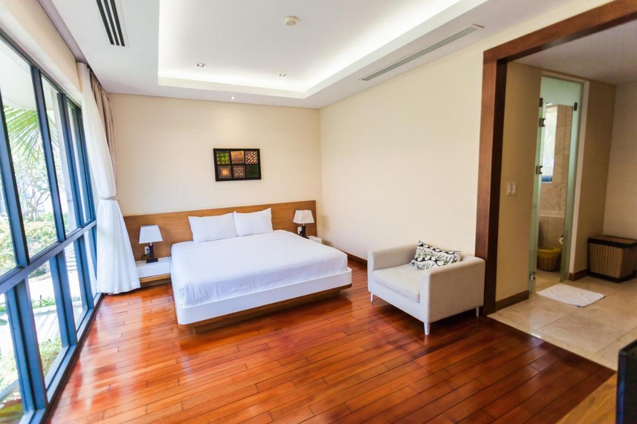 Deluxe Ocean Villa Along The Beach Da Nang Exterior foto