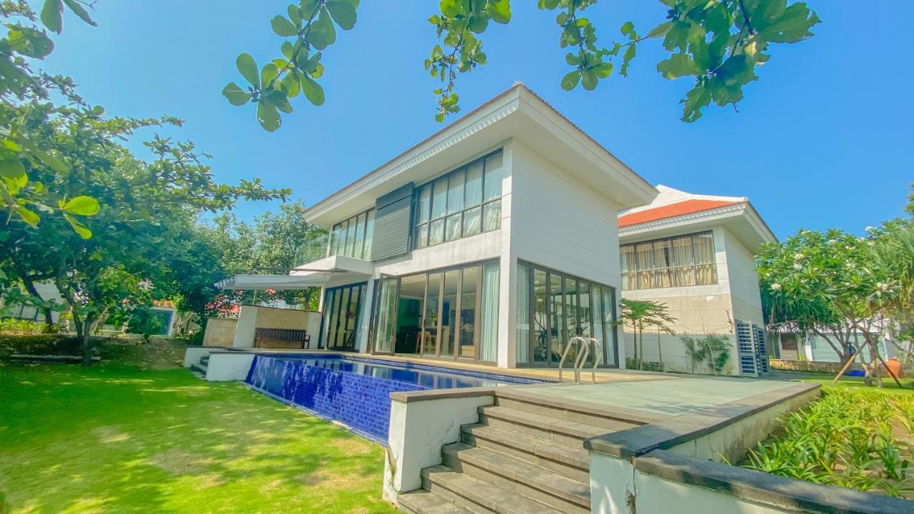 Deluxe Ocean Villa Along The Beach Da Nang Exterior foto